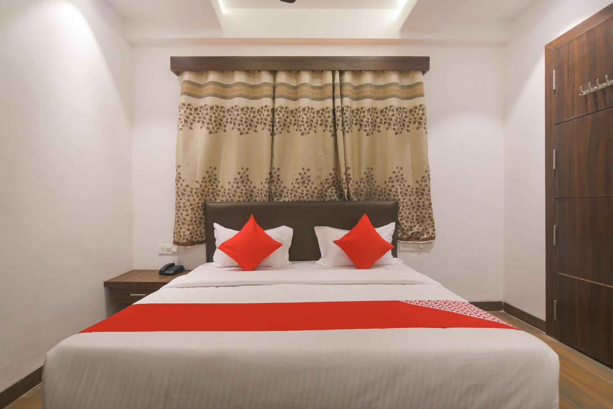 Hotel O Rudraksh Indore Bagian luar foto