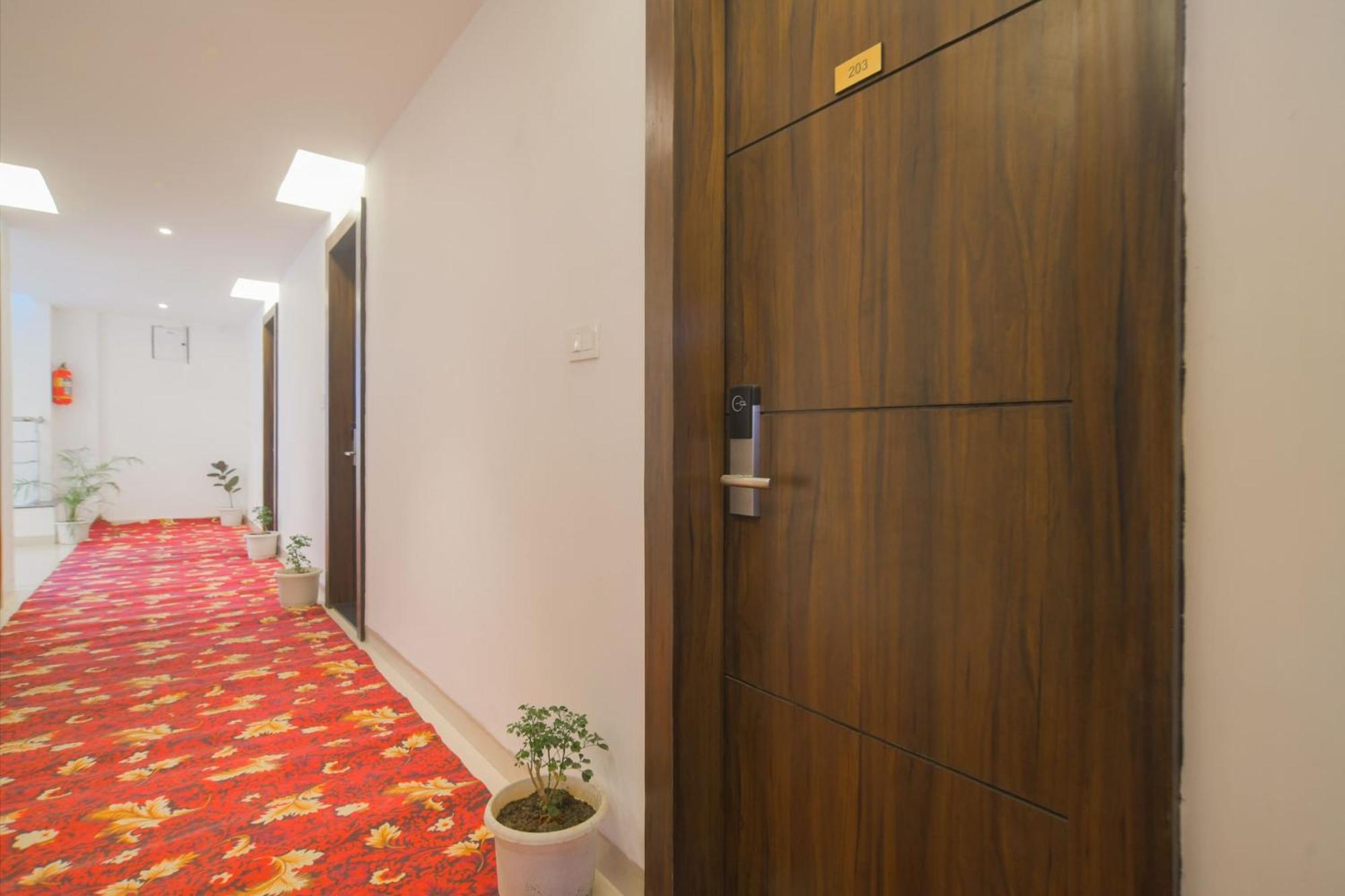 Hotel O Rudraksh Indore Bagian luar foto