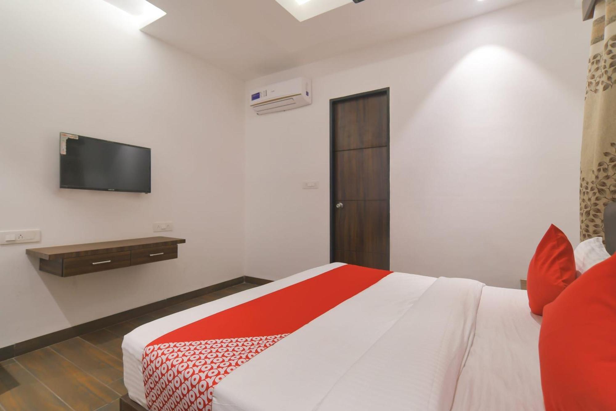 Hotel O Rudraksh Indore Bagian luar foto